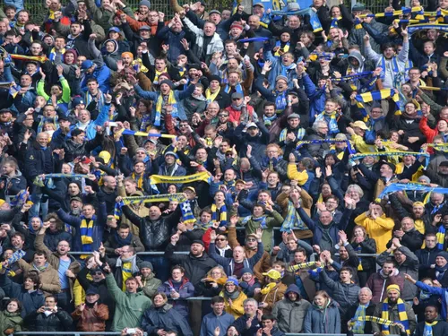 Foot : le retour des supporters en tribunes !